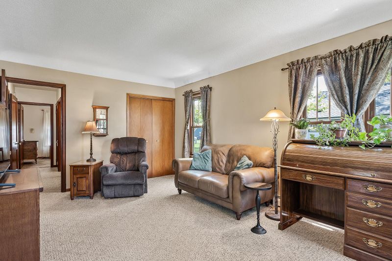 235 6th Ave S, Brownton, MN 55312