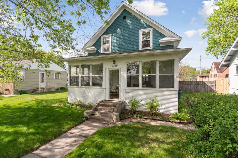 4029 Hubbard Ave N, Robbinsdale, MN 55422