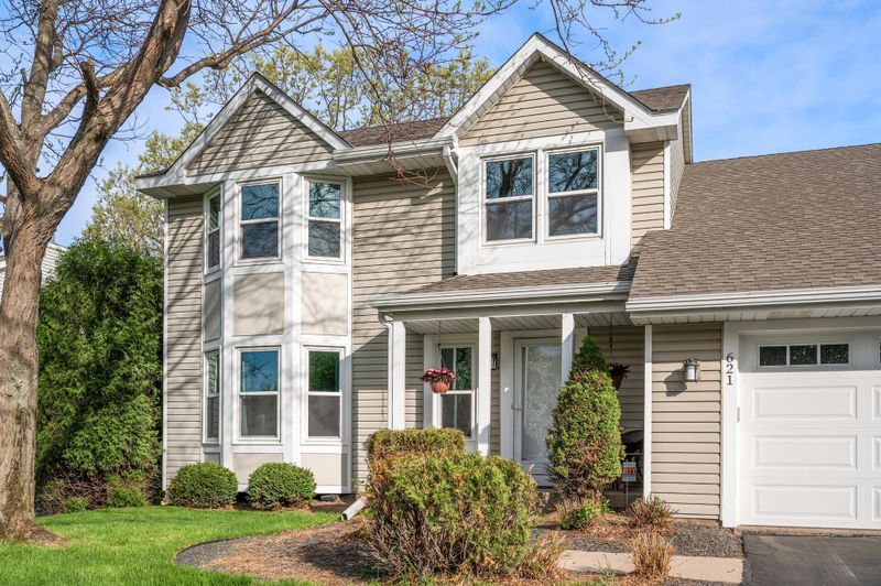 621 Coventry Pw, Eagan, MN 55123