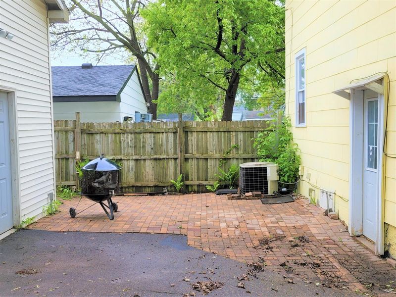 162 Annapolis St E, West Saint Paul, MN 55118