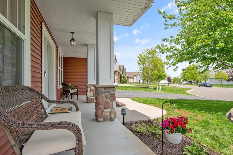 13471 Clearwater Cir, Rogers, MN 55374