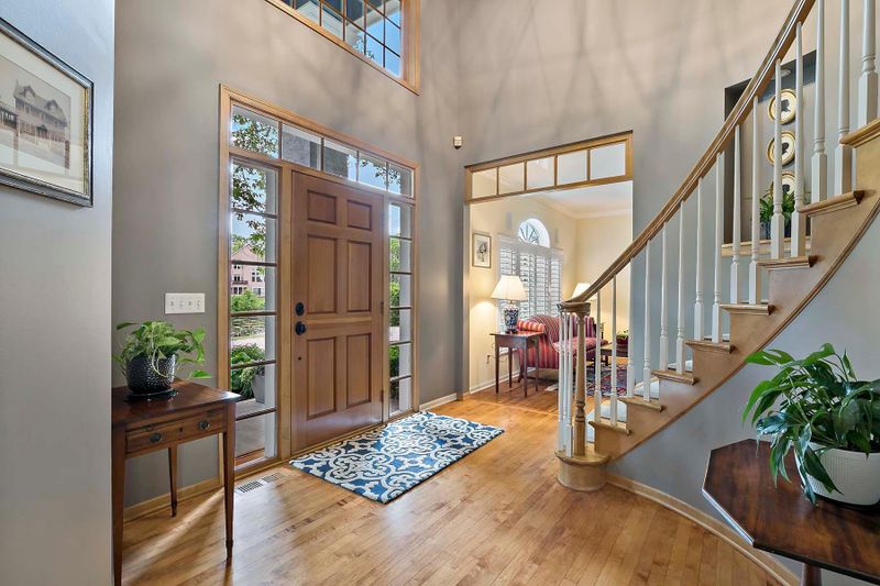 5508 Tamarack Cir, Minnetonka, MN 55345