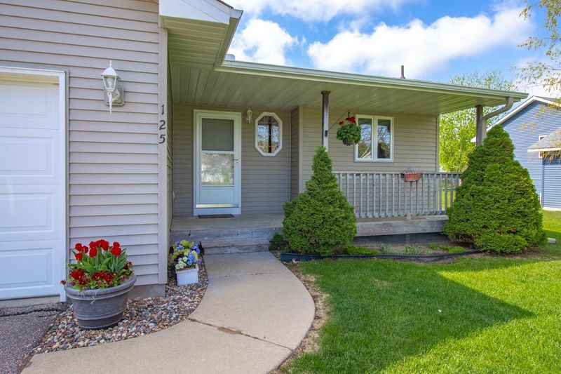 125 Mill Rd, Waconia, MN 55387
