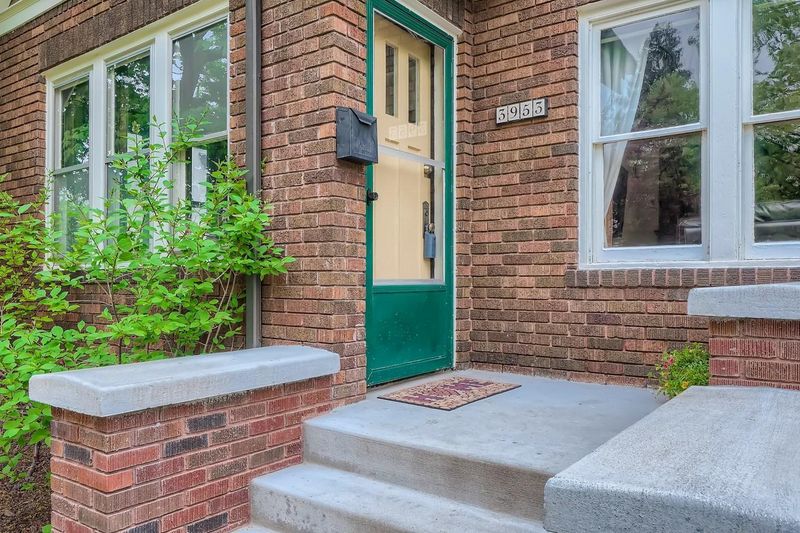 3953 12th Ave S, Minneapolis, MN 55407