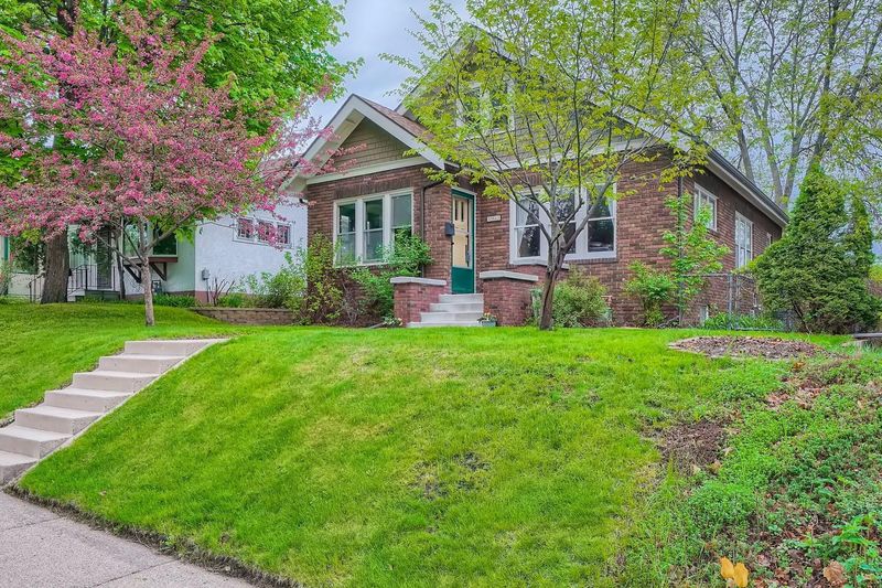 3953 12th Ave S, Minneapolis, MN 55407
