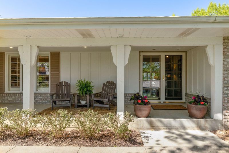 6604 Dovre Dr, Edina, MN 55436