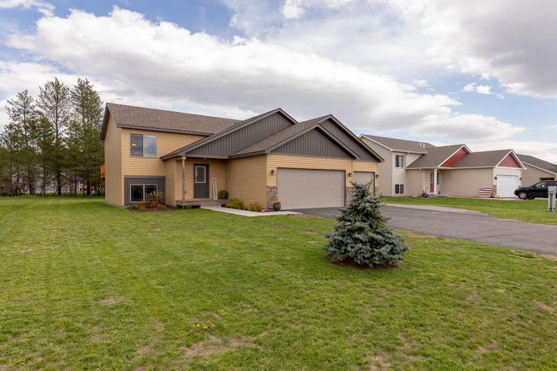 15226 Wild Ave, Brainerd, MN 56401