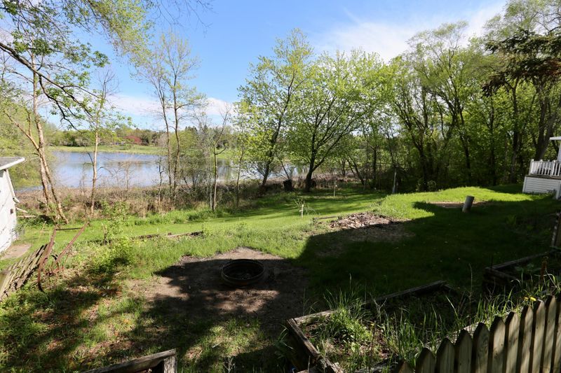 1560 Goose Lake Rd, Gem Lake, MN 55110