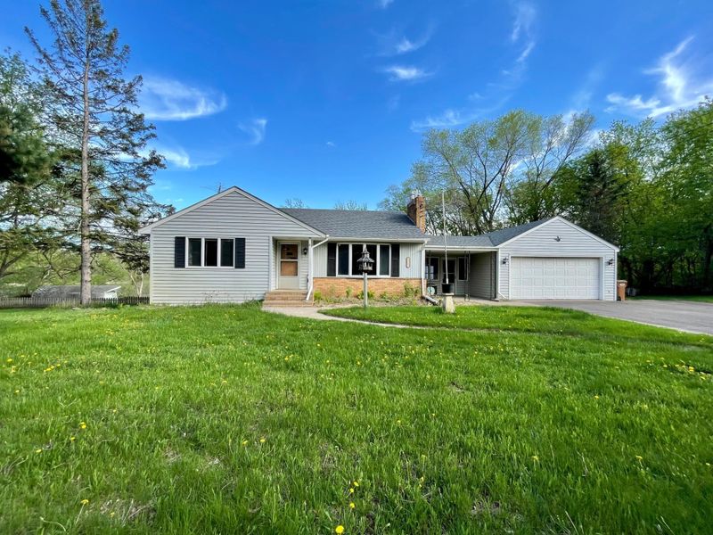 1560 Goose Lake Rd, Gem Lake, MN 55110