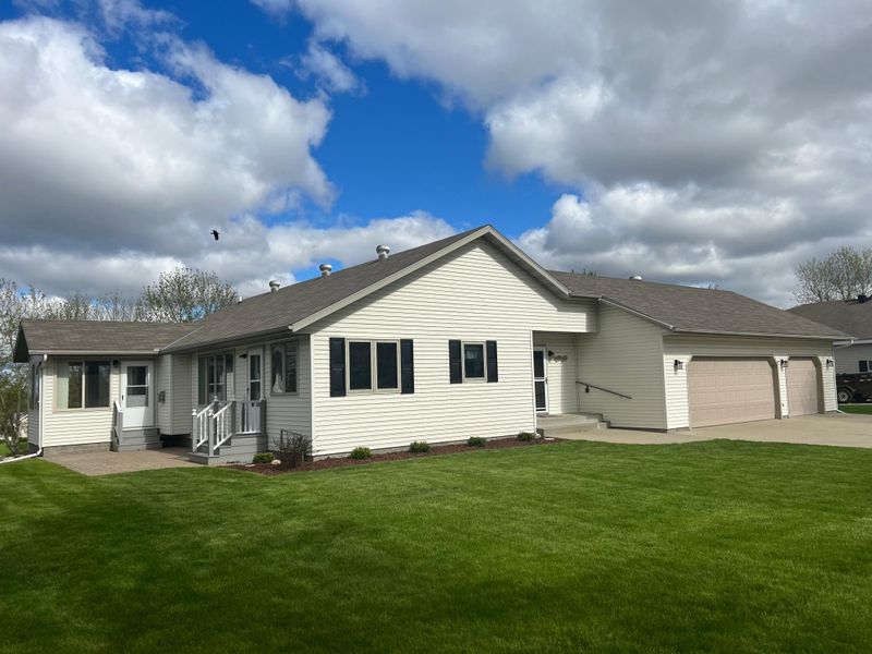 1814 Mill St S, Fergus Falls, MN 56537
