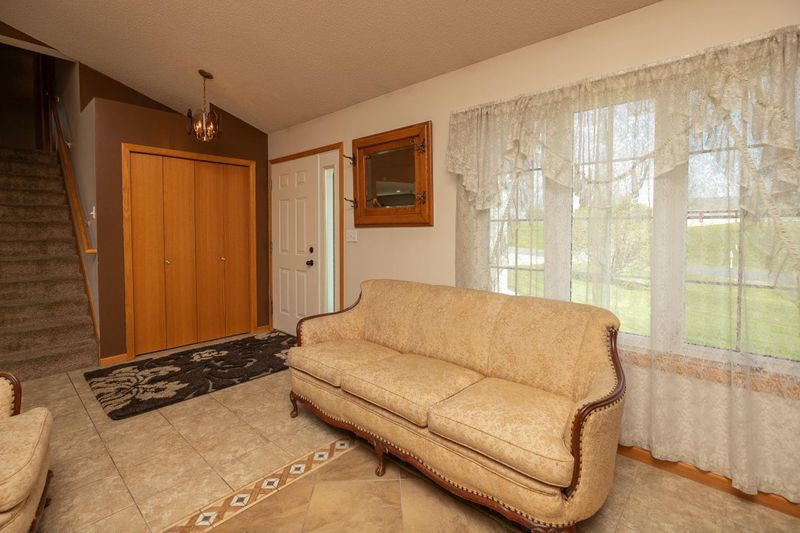 1002 22nd St NE, Kasson, MN 55944