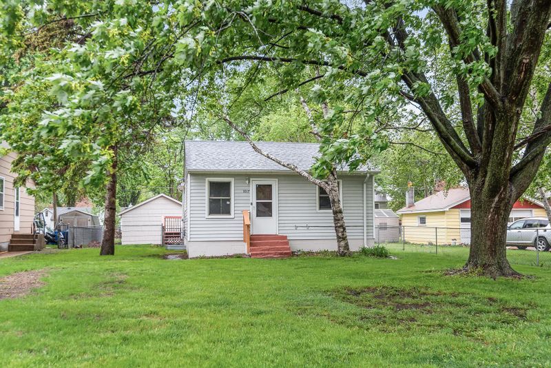 1017 Laurel Ave, Saint Paul Park, MN 55071