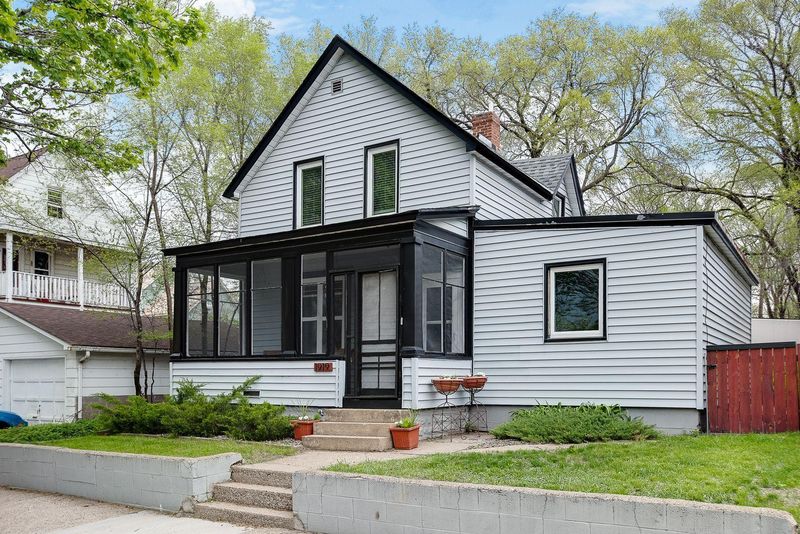 1919 6th St NE, Minneapolis, MN 55418