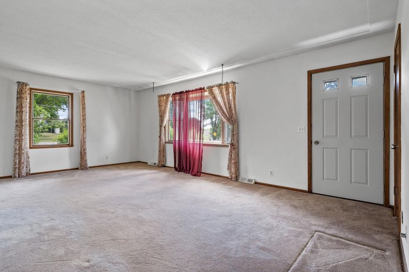 812 Hamel Rd, Hamel, MN 55340
