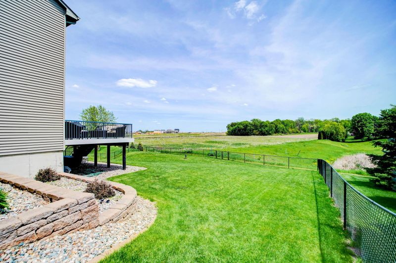 2091 Winterberry Ln, Shakopee, MN 55379