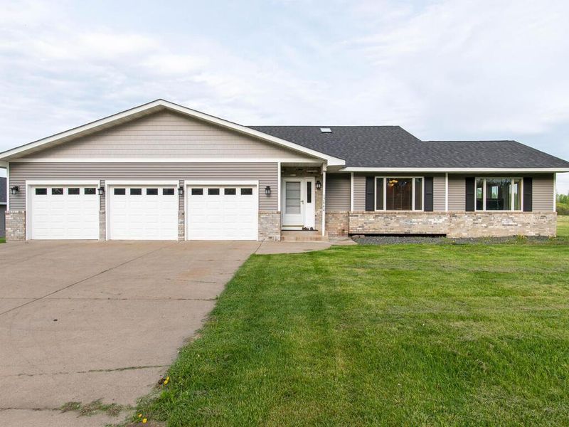7860 Sunset Ave, Circle Pines, MN 55014