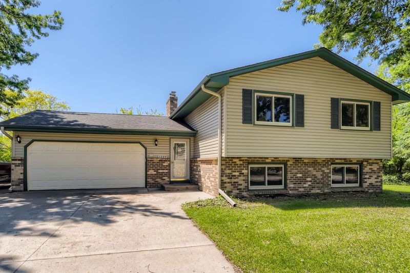 1084 126th Ln NE, Blaine, MN 55434