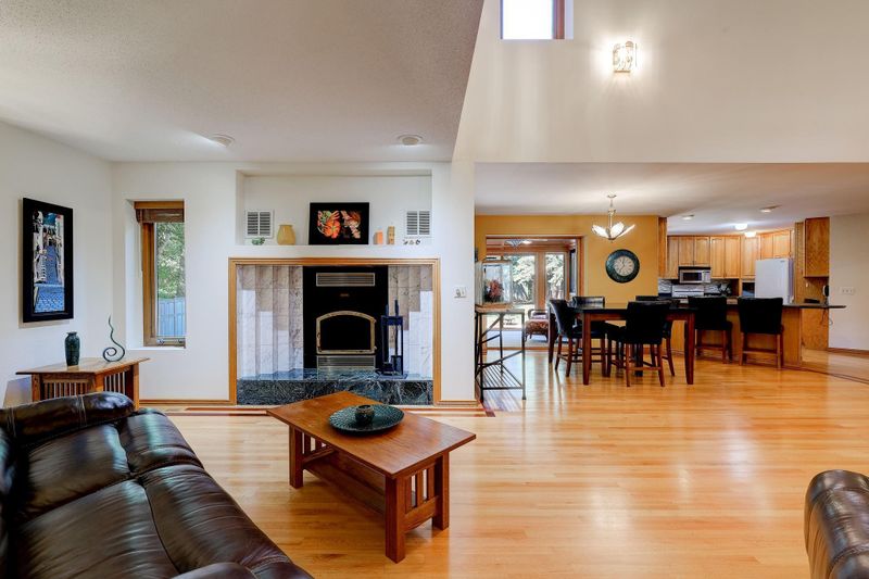 2020 Thom Dr, Arden Hills, MN 55112