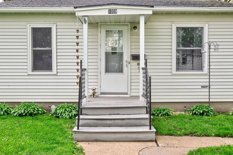 1009 8th Ave SW, Faribault, MN 55021
