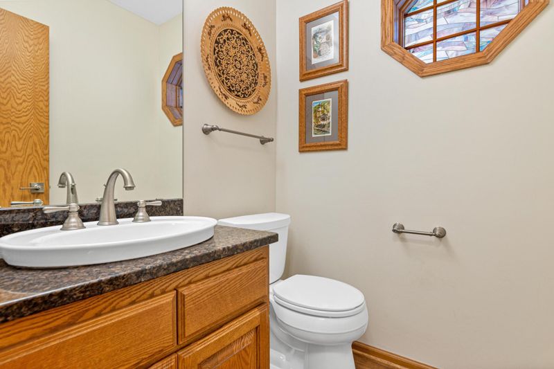 887 Westwind Dr, Little Canada, MN 55109