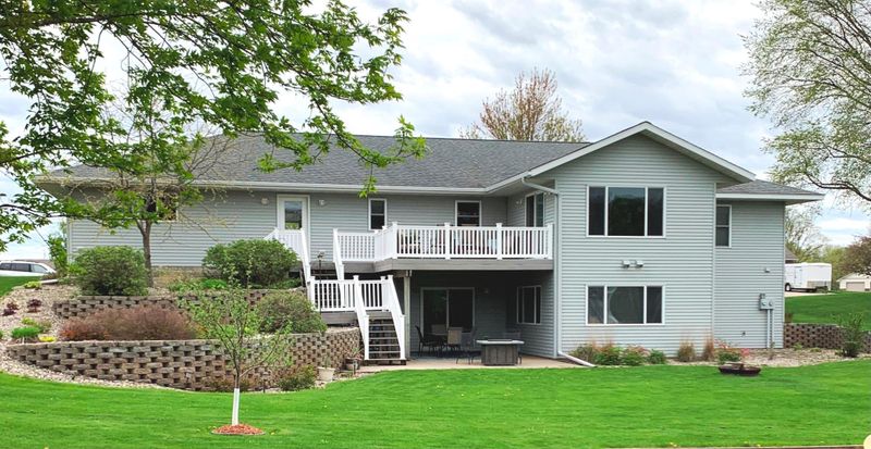 714 5th St NW, Richmond, MN 56368