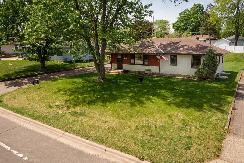 8482 Hadley Ave S, Cottage Grove, MN 55016