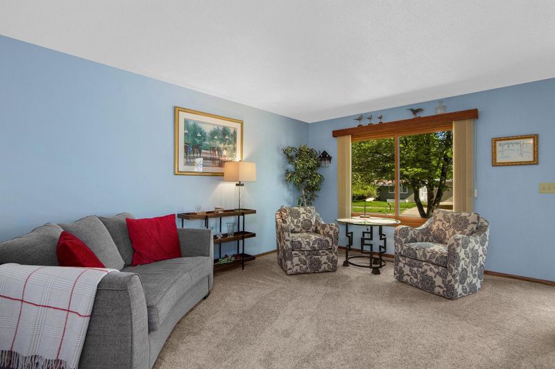 513 S 7th St #D, La Crescent, MN 55947