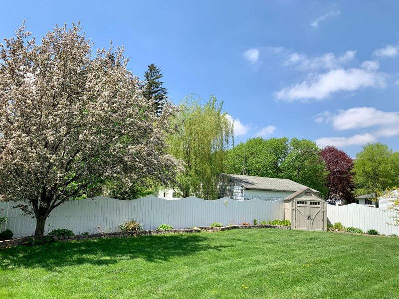 214 Birch Ave N, New Richland, MN 56072