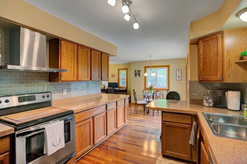 1687 Chatham Ave, Arden Hills, MN 55112