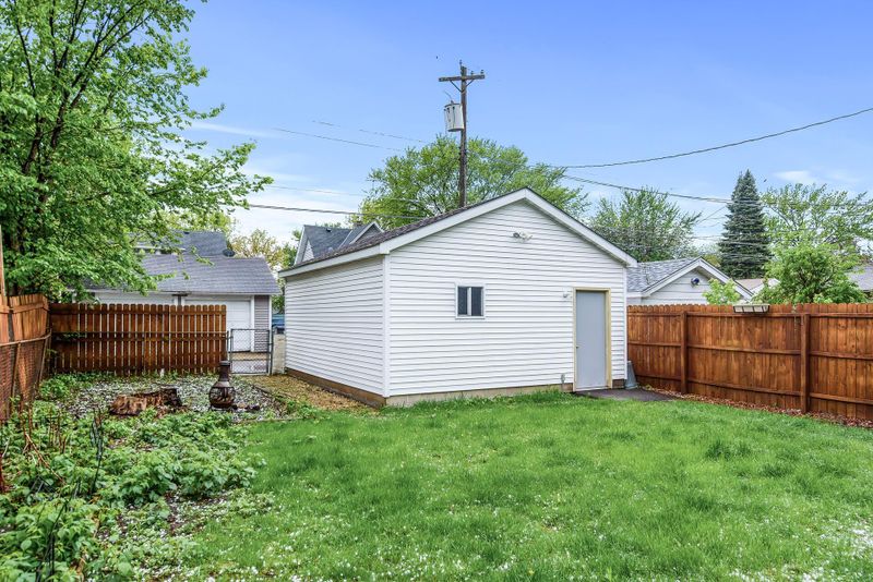 1186 Edmund Ave, Saint Paul, MN 55104
