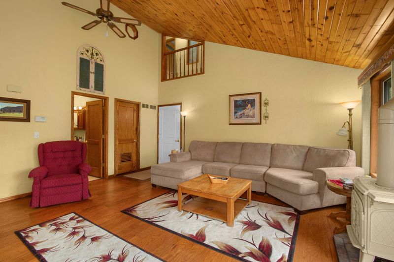 2020 Orchard Rn, La Crescent, MN 55947