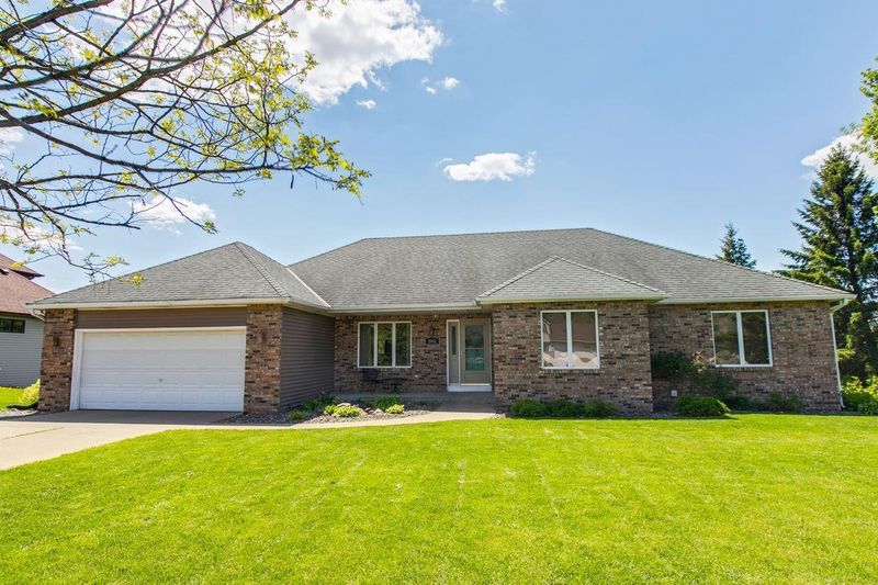2542 Southcrest Ave E, Maplewood, MN 55119