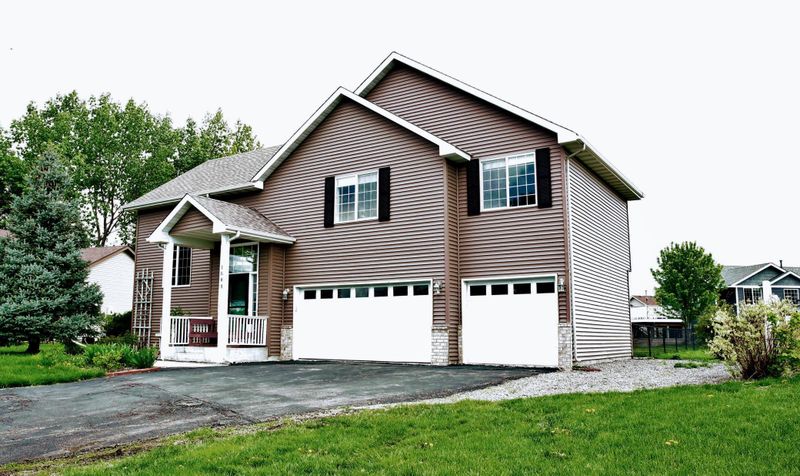1609 Island Ps, Waconia, MN 55387