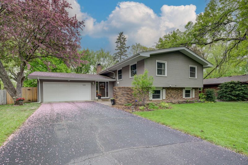 5109 W 106th St, Bloomington, MN 55437