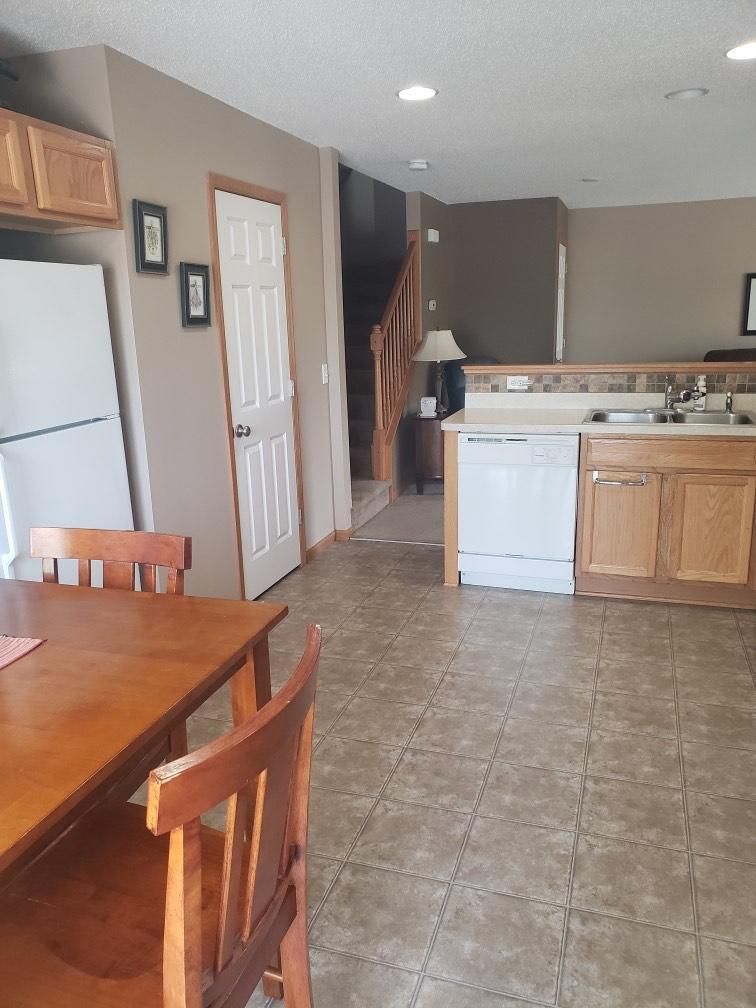 4910 149th St N #6, Hugo, MN 55038