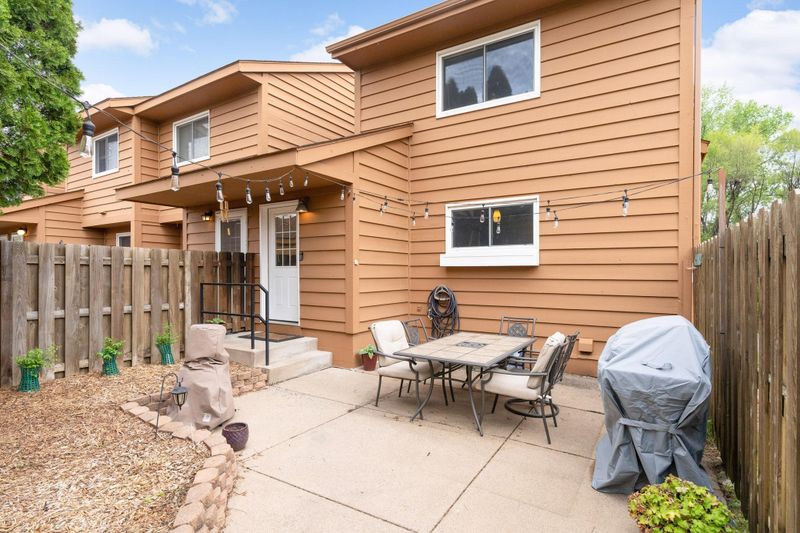 1610 Snowflake Dr, Eagan, MN 55121