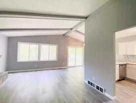 6228 Edgemont Blvd N, Brooklyn Park, MN 55428
