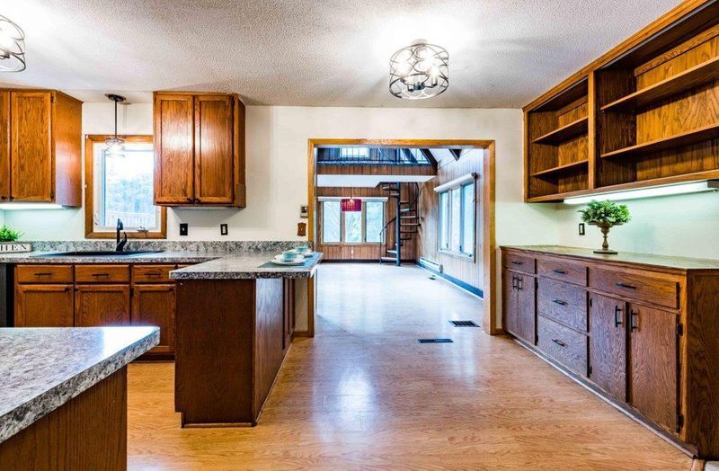 7772 Arlington Ave N, Brooklyn Park, MN 55443