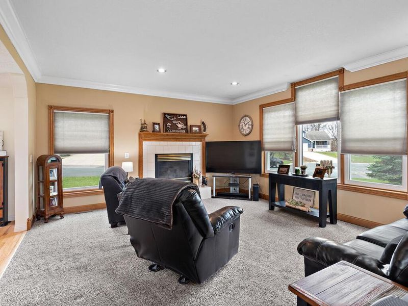 215 Greenbriar Ln, Buffalo, MN 55313