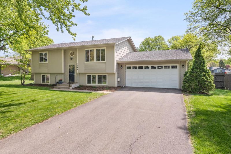 7493 Saratoga Cir, Chanhassen, MN 55317