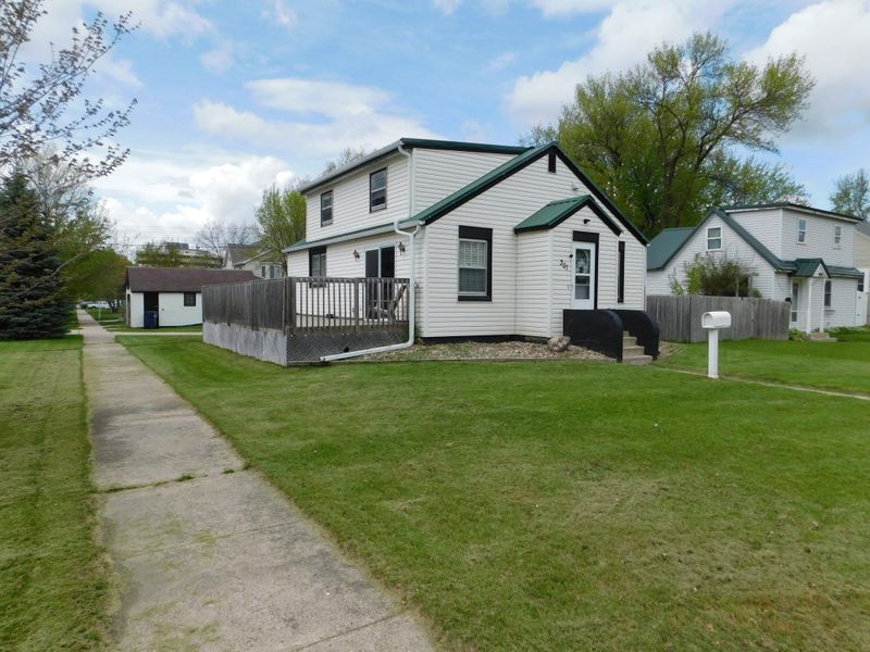 301 10th St N, Benson, MN 56215