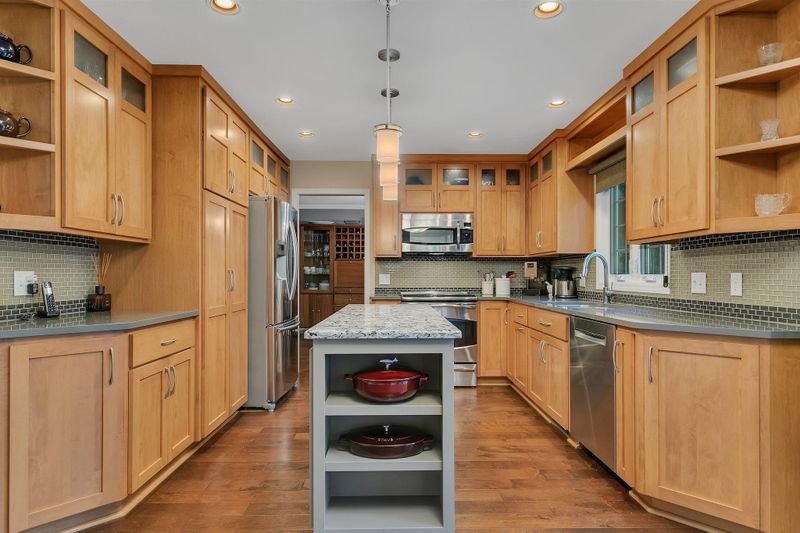 2520 Desoto Dr, Saint Cloud, MN 56301