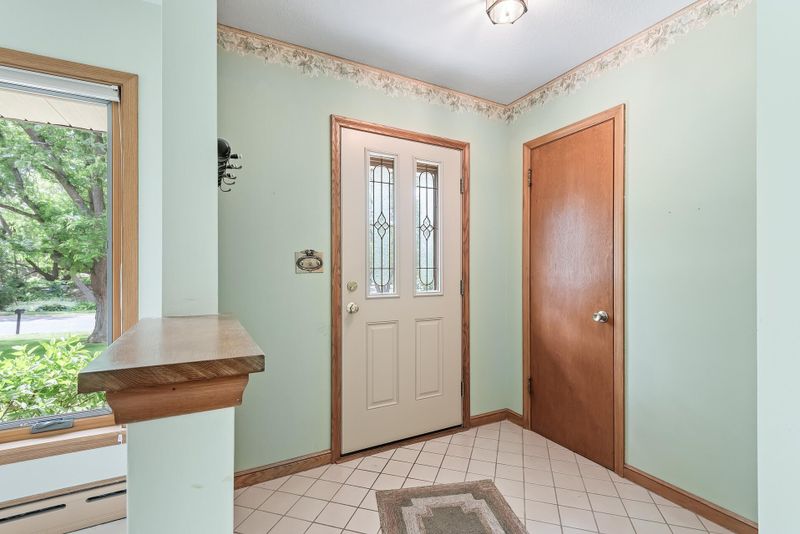 13 Mears Ave, Mendota Heights, MN 55118