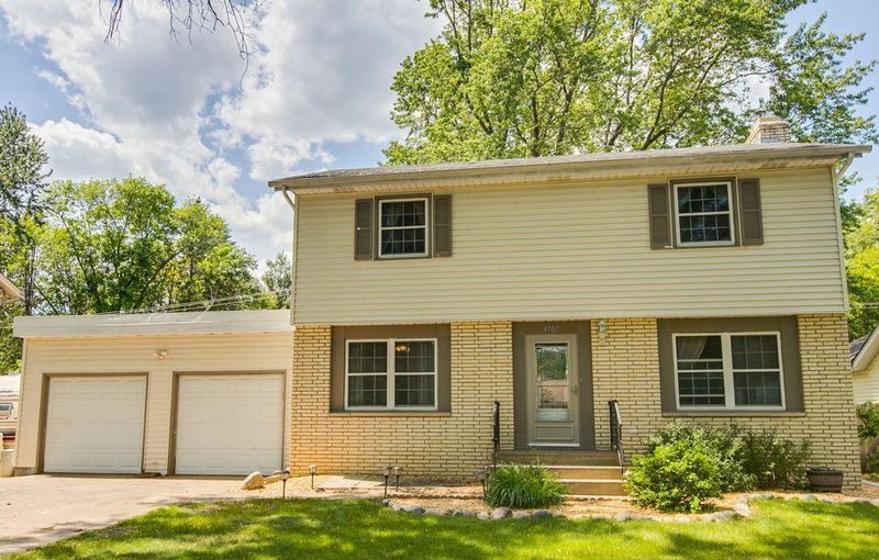 4707 Sandra Ln, White Bear Lake, MN 55110