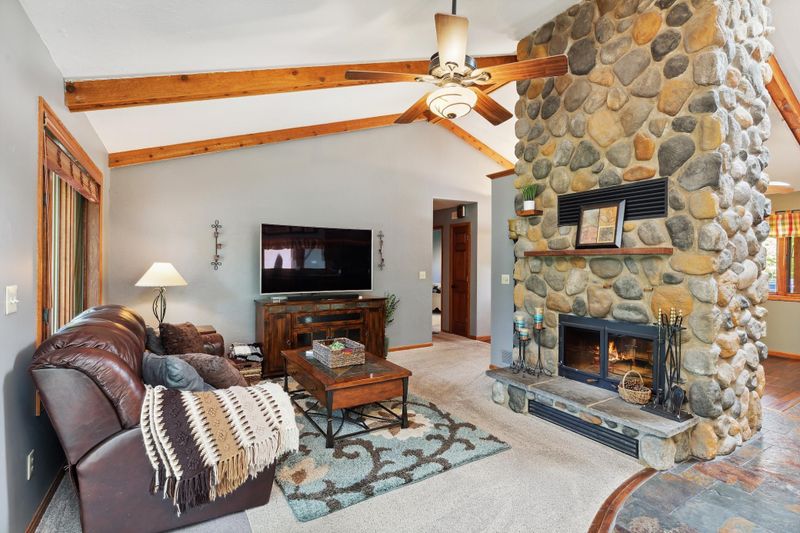 13362 Elaine Ct, Savage, MN 55378