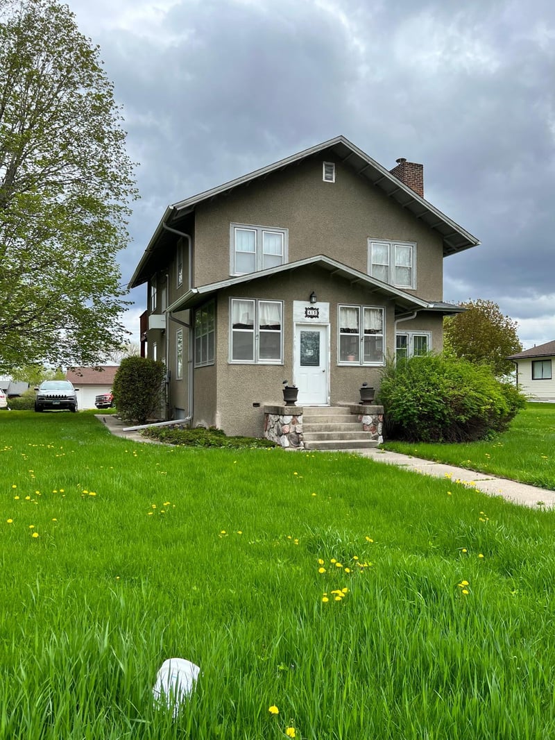 413 N 4th St, Milan, MN 56262