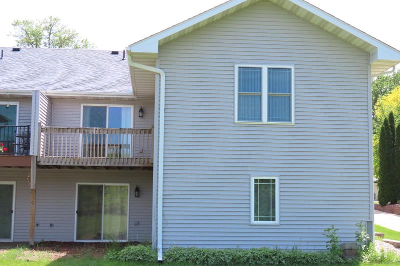 585 3rd St SW, Cokato, MN 55321