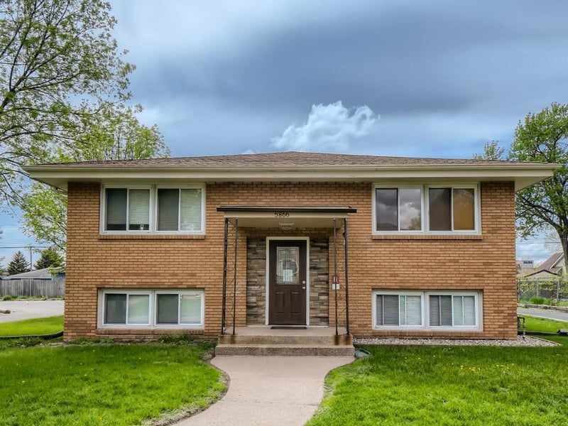 5866 2nd St NE, Fridley, MN 55432