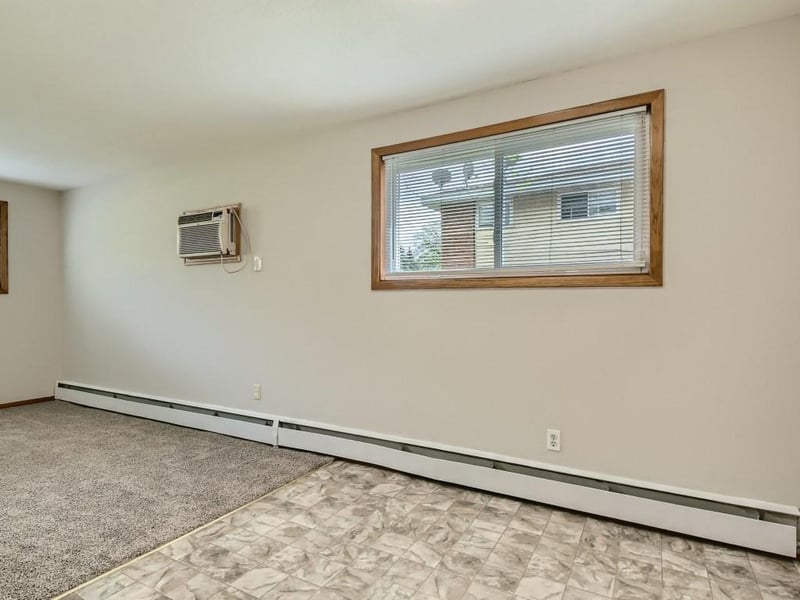 5866 2nd St NE, Fridley, MN 55432