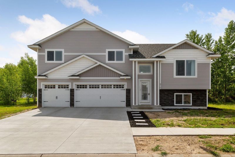 910 Highview Loop SE, Pine City, MN 55063